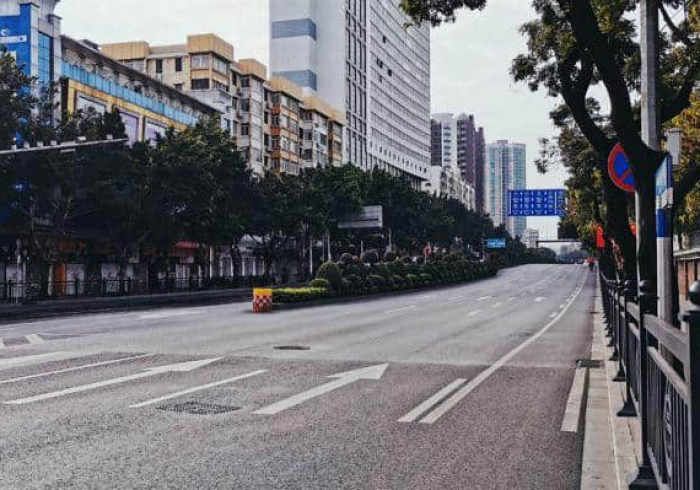 解封的不仅是街道，更是人心，广州疫情曙光中的城市韧性
