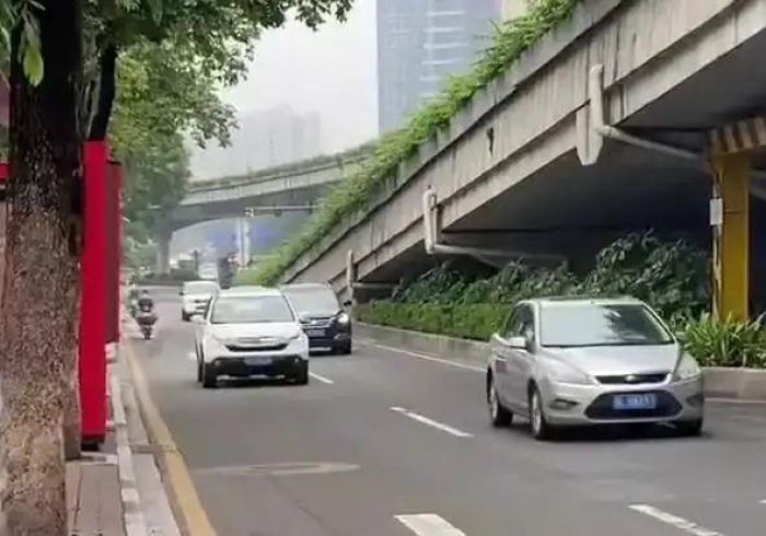 广州疫情警示未远,重庆防线悄然收紧 广州疫情警示未远,重庆防线悄然收紧