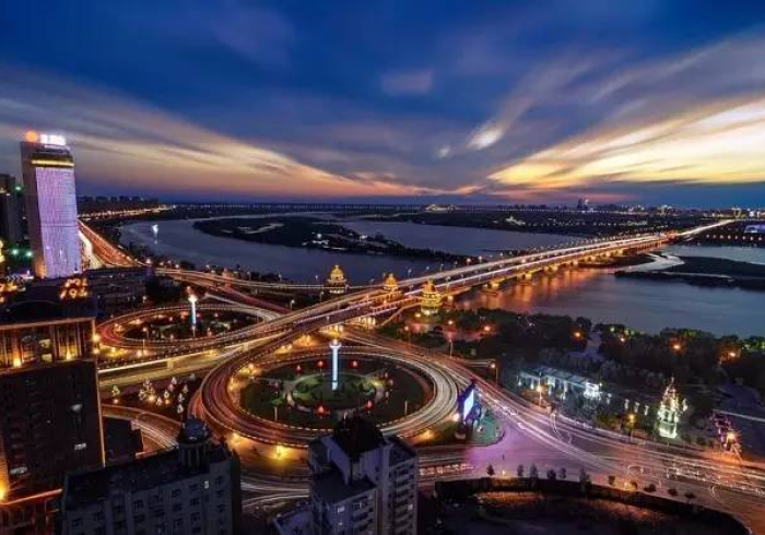 哈尔滨与台北，疫情下的城市镜像与命运共同体