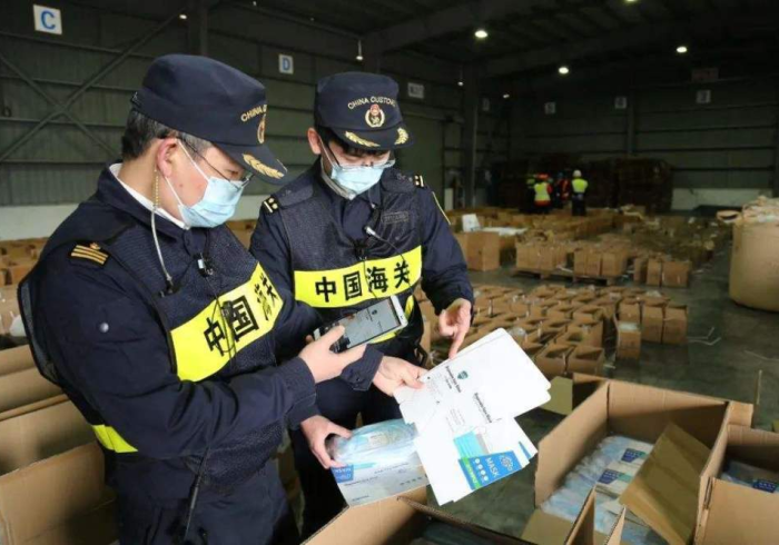 一部永不占线的电话，黑龙江防疫热线背后的隐形战场