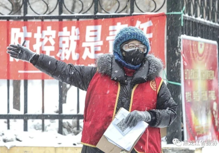 哈尔滨战疫记，风雪中的坚守与复苏