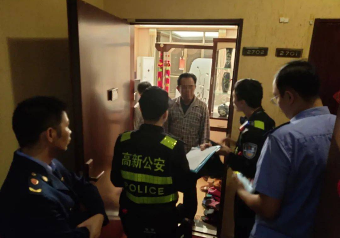 无声的围城,南宁动态清零下的城市脉动与人性微光 无声的围城,南宁动态清零下的城市脉动与人性微光