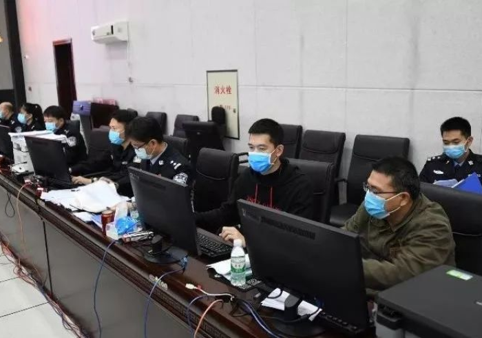 一部永不占线的电话,广西防疫指挥部的隐形战场 一部永不占线的电话,广西防疫指挥部的隐形战场