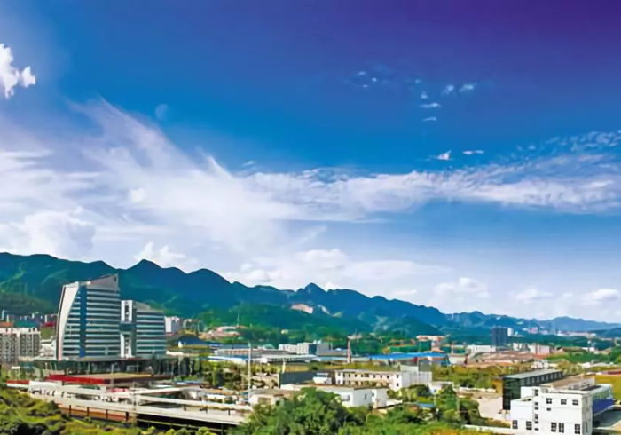 黔江,桂渝之间的隐秘心脏,如何跳动出区域协同的强音? 黔江,桂渝之间的隐秘心脏,如何跳动出区域协同的强音?