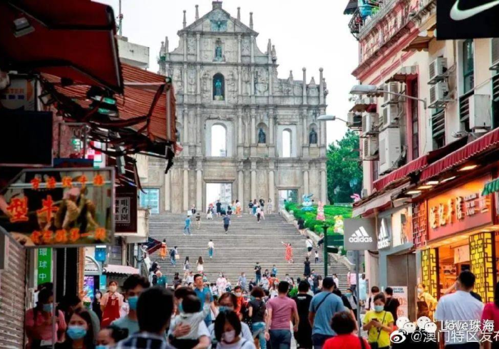 澳门与乌鲁木齐,疫情管制下的双城镜像与治理启示 澳门与乌鲁木齐,疫情管制下的双城镜像与治理启示