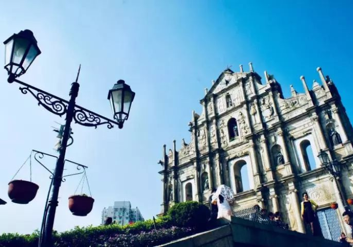 澳门封关记，小城大考中的孤岛岁月与通关之路