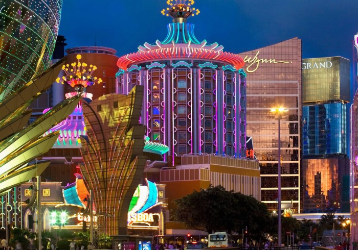 澳门新冠西安，当赌城与古城在疫情中命运交织