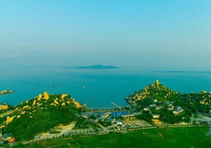 归途三千里,从濠江到天山的文化寻根 归途三千里,从濠江到天山的文化寻根