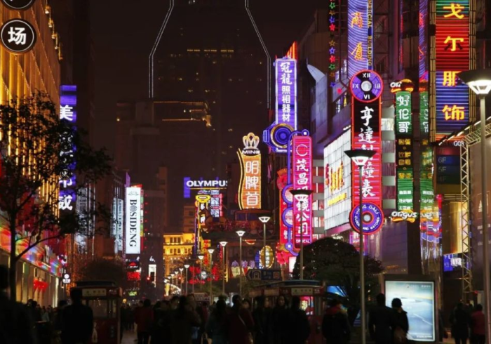 澳门自由行重启，霓虹灯下的复苏与挑战