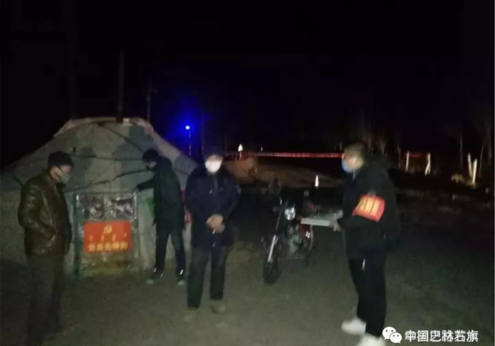 乌鲁木齐机场,钢铁防线上的温情守护者 乌鲁木齐机场,钢铁防线上的温情守护者