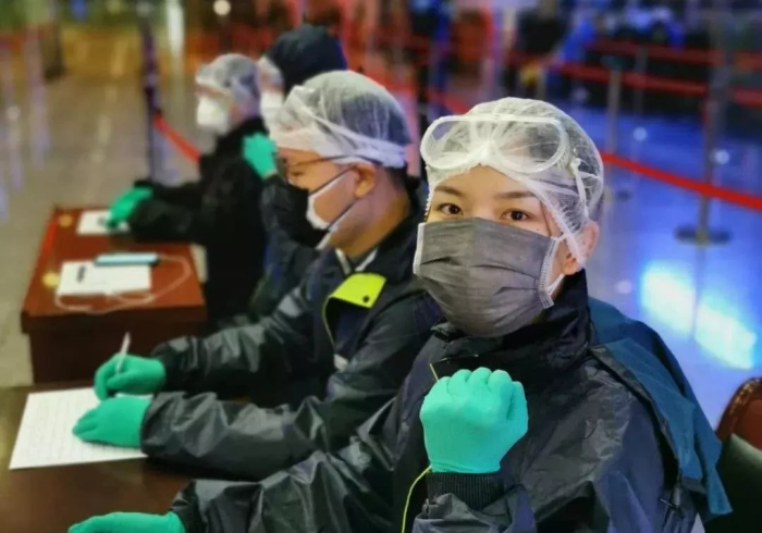 乌鲁木齐机场疫情防控专班，钢铁防线上的守夜人