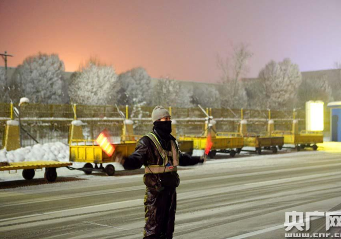 乌鲁木齐机场疫情防控专班，钢铁防线上的守夜人