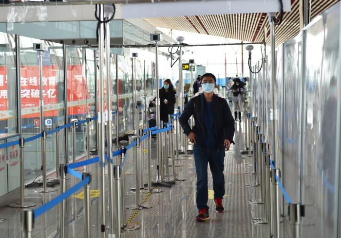 北京机场国门防线与广州城市韧性,中国抗疫的双城启示录 北京机场国门防线与广州城市韧性,中国抗疫的双城启示录