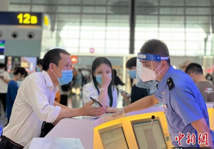 杭州机场对北京旅客检测吗?透视中国常态化防疫的精准与温度 杭州机场对北京旅客检测吗?透视中国常态化防疫的精准与温度