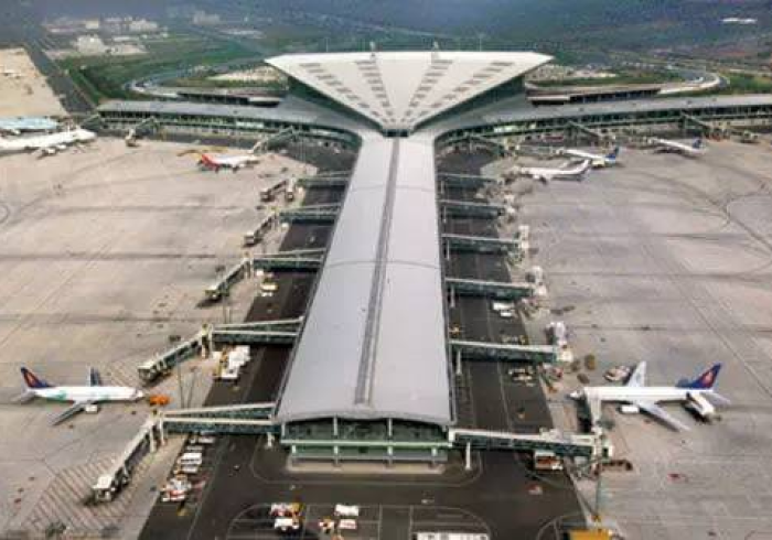 天津机场，钢铁防线上的精准与温度