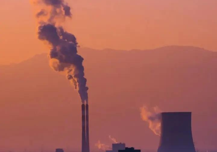 指尖上的生命线，从北京疫苗到南宁预约，一场跨越山海的全民守护