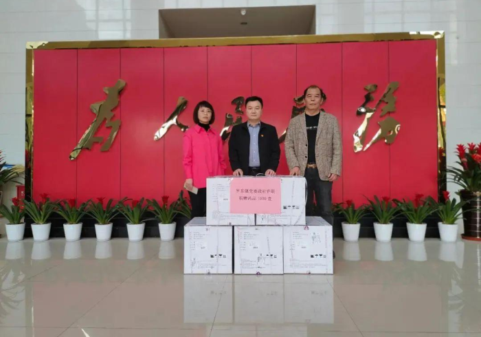 疫苗之盾,香港抗疫的理性之光与集体温度 疫苗之盾,香港抗疫的理性之光与集体温度