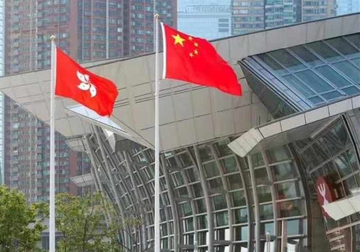 疫苗之盾,香港抗疫的理性之光与集体温度 疫苗之盾,香港抗疫的理性之光与集体温度